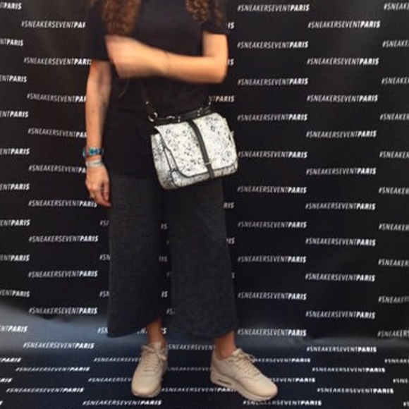 Nike Air Max 1 Patch in Sand - Picture 3 of 7